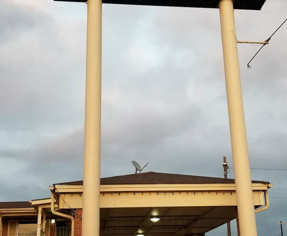 Executive Inn hotel hero