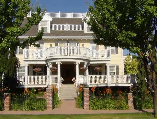 Big Yellow Inn hotel detail image 1