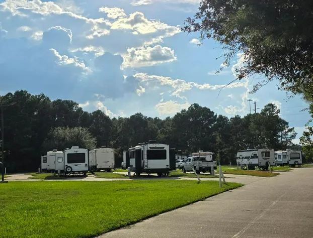 Winnie Inn Suites & RV Park hotel detail image 1