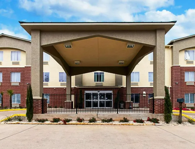 Comfort Inn and Suites Fredericksburg hotel detail image 3