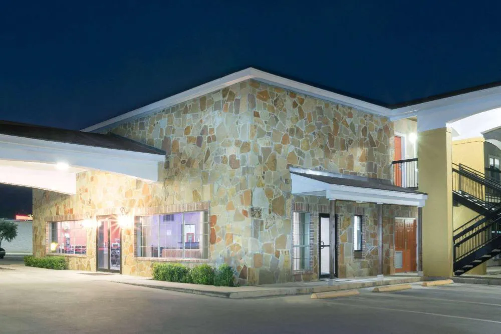 Super 8 by Wyndham San Antonio Near Fort Sam Houston hotel hero