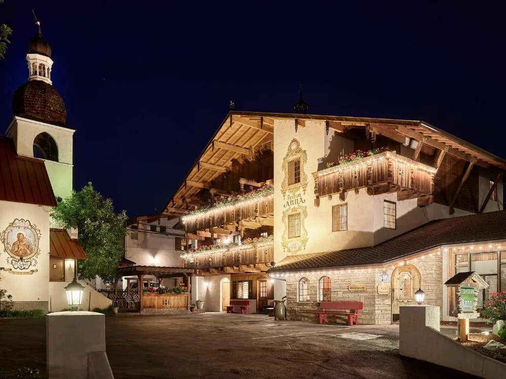 Hotel Pension Anna hotel hero