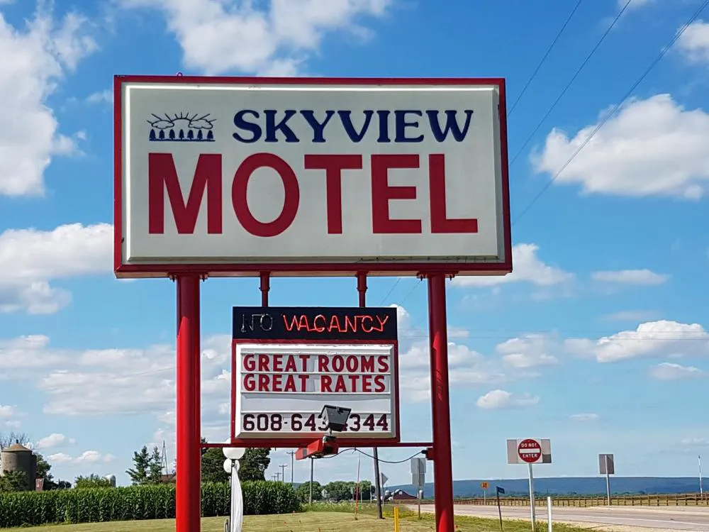 Skyview Motel hotel hero
