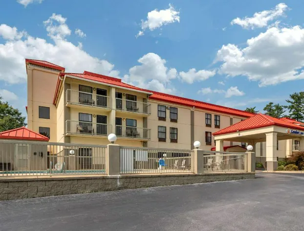 Comfort Inn Biltmore West hotel detail image 1