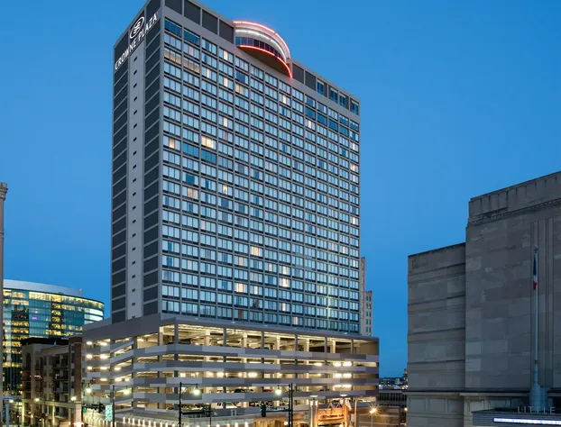 Crowne Plaza Kansas City Downtown by IHG hotel detail image 2