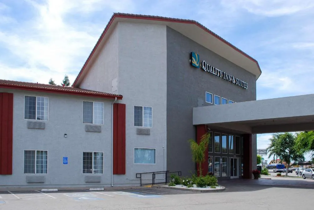 Quality Inn & Suites Fresno Northwest hotel hero