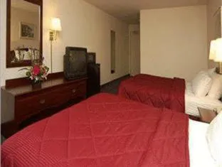 Quality Inn & Suites Fresno Northwest hotel detail image 3