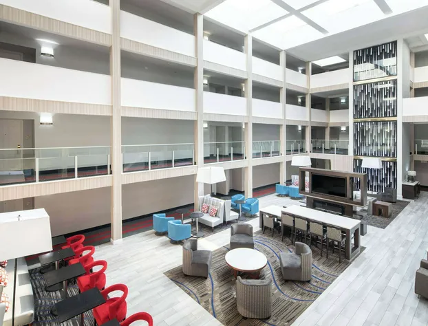 La Quinta Inn & Suites by Wyndham Atlanta Airport South hotel detail image 4