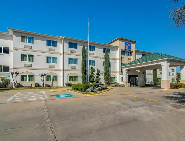 Motel 6 Dallas, TX - North - Richardson hotel detail image 3