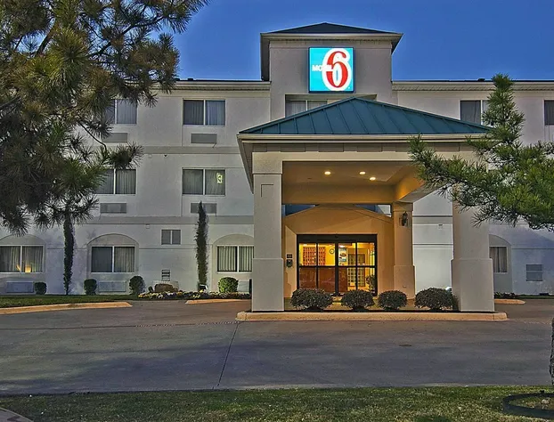 Motel 6 Dallas, TX - North - Richardson hotel detail image 2