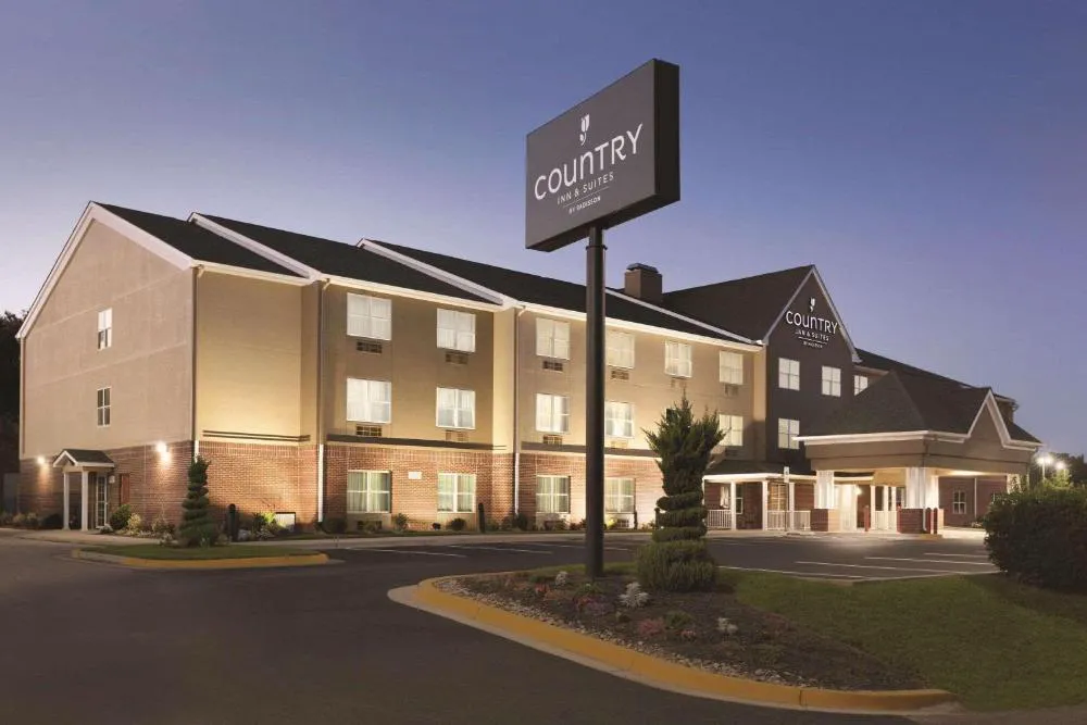 Country Inn & Suites by Radisson, Washington, D.C. East - Capitol Heights, MD hotel hero