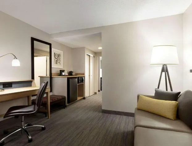 Country Inn & Suites by Radisson, Washington, D.C. East - Capitol Heights, MD hotel detail image 4