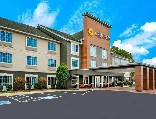 La Quinta Inn & Suites by Wyndham Cookeville hotel detail image 1