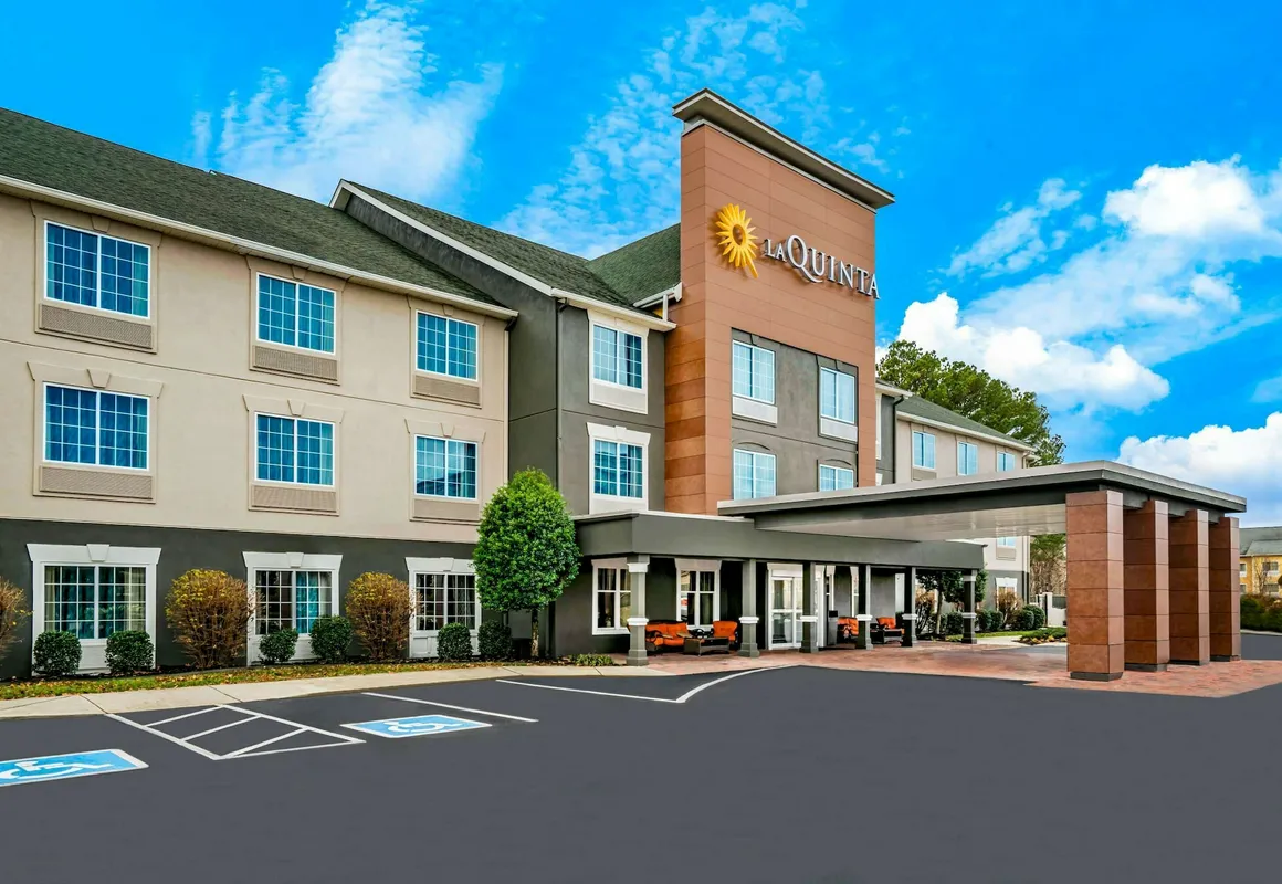 La Quinta Inn & Suites by Wyndham Cookeville hotel hero