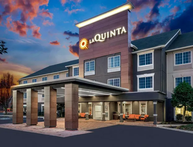 La Quinta Inn & Suites by Wyndham Cookeville hotel detail image 3