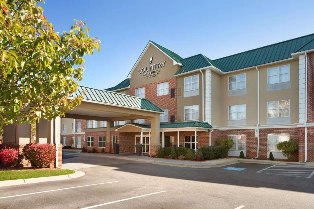 Country Inn & Suites by Radisson, Camp Springs (Andrews Air Force Base), MD hotel hero