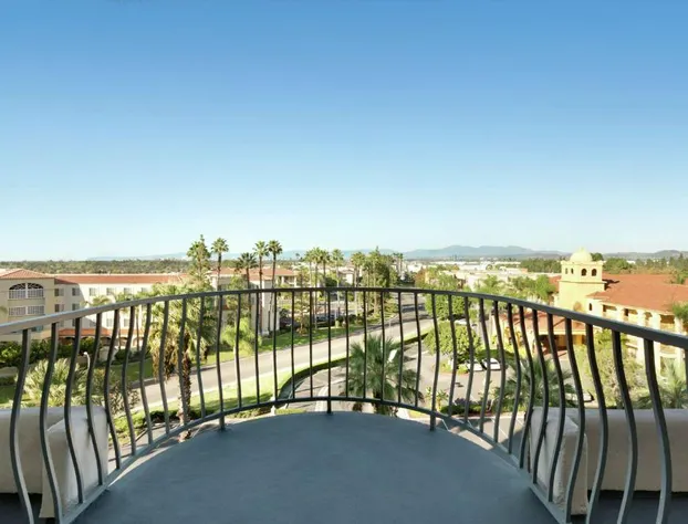 Embassy Suites by Hilton Santa Ana Orange County Airport hotel detail image 2