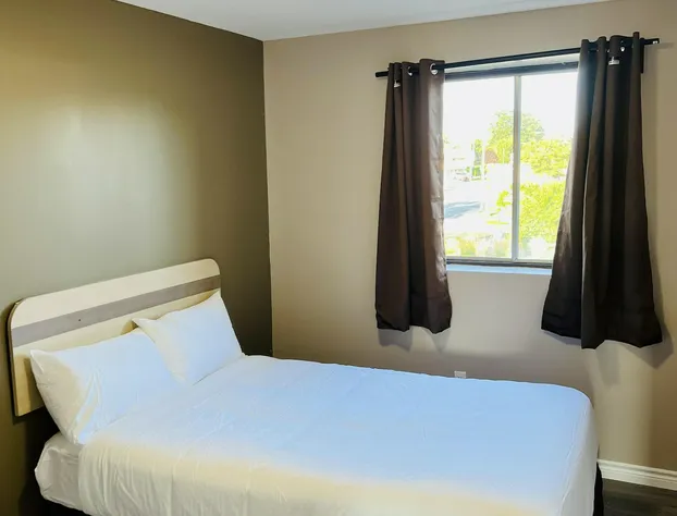 Super 8 by Wyndham Niagara Falls ON hotel detail image 4