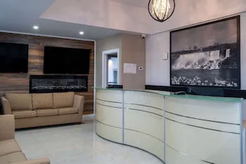 Super 8 by Wyndham Niagara Falls ON hotel hero