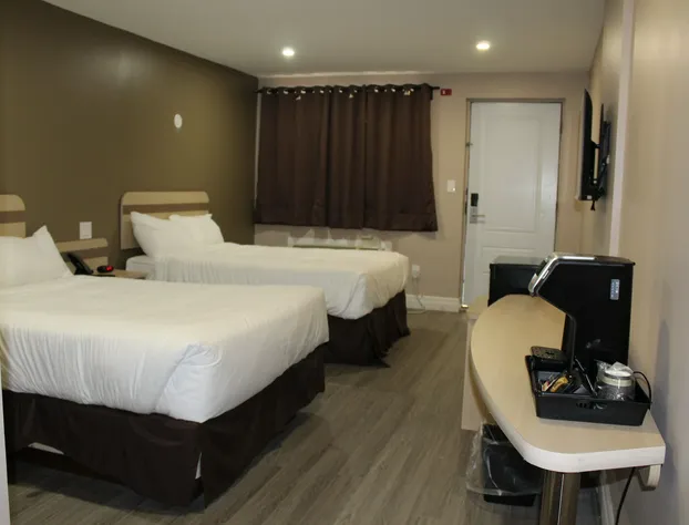 Super 8 by Wyndham Niagara Falls ON hotel detail image 1