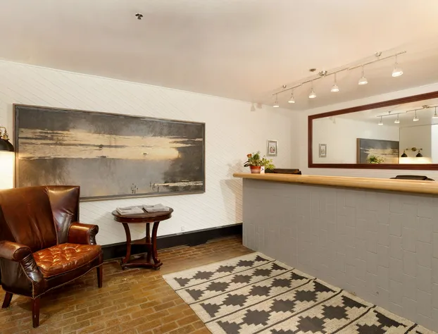 Independence Square Lodge by Frias hotel detail image 2