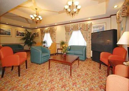 Comfort Suites Airport hotel detail image 3