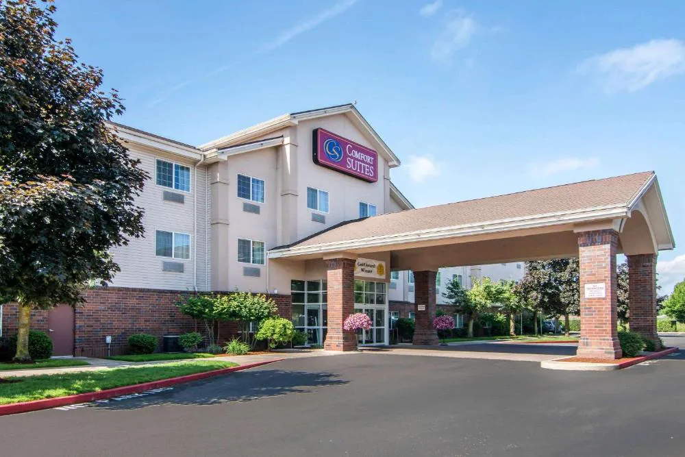 Comfort Suites Linn County hotel hero
