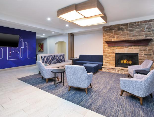 Holiday Inn Express And Suites Milwaukee Nw Park Place by IHG hotel detail image 2