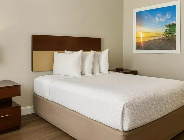 Days Inn by Wyndham Bradenton I-75 hotel detail image 4