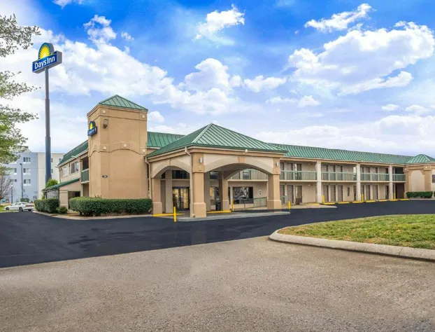 Days Inn by Wyndham Clarksville North hotel detail image 1