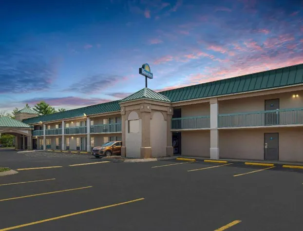 Days Inn by Wyndham Clarksville North hotel detail image 3