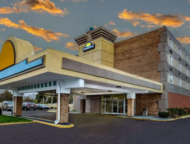 Days Inn by Wyndham Livonia/Canton/Detroit hotel detail image 1