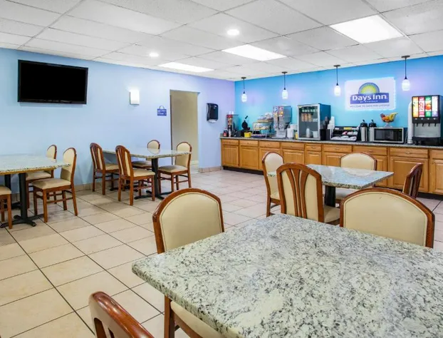 Days Inn by Wyndham Livonia/Canton/Detroit hotel detail image 3