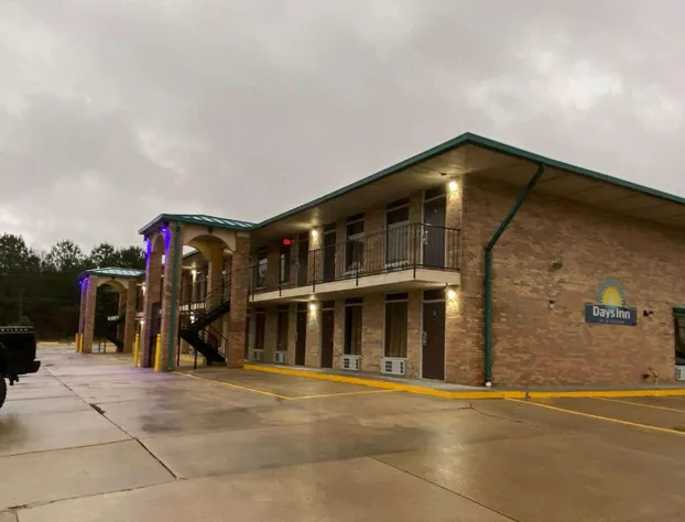 Days Inn by Wyndham Forest hotel detail image 2