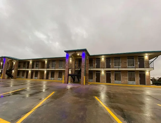 Days Inn by Wyndham Forest hotel detail image 4