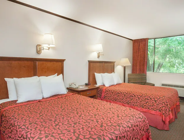 Schenectady Inn & Suites hotel detail image 3