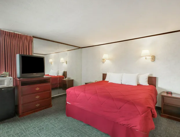 Schenectady Inn & Suites hotel detail image 4