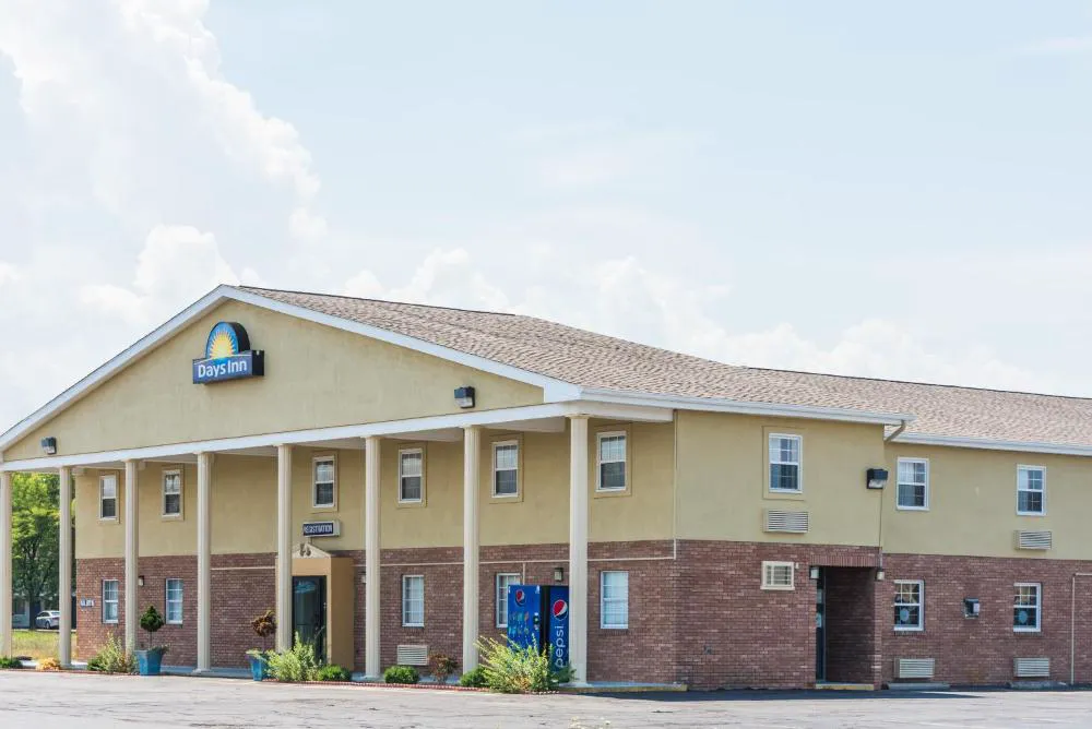 Days Inn by Wyndham Amherst hotel hero