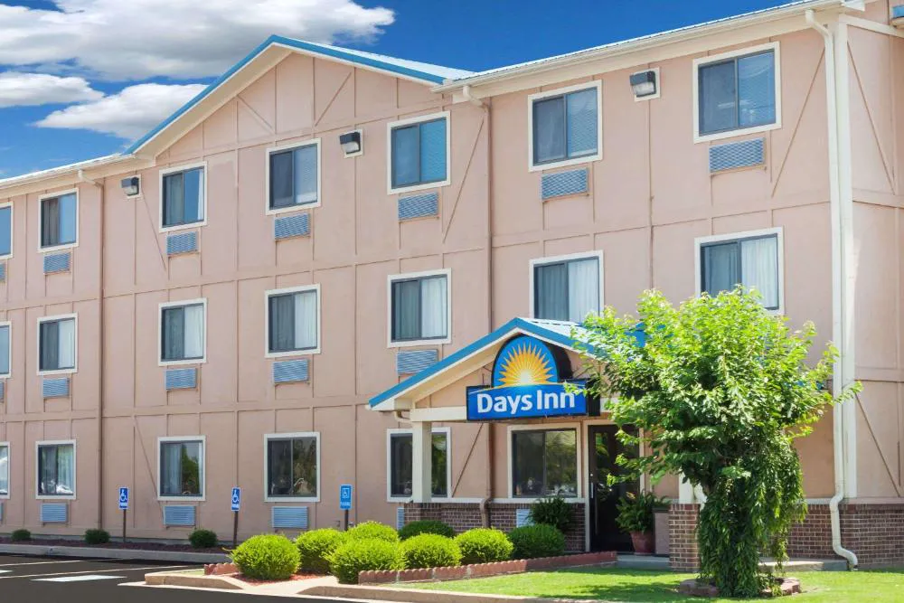 Days Inn by Wyndham Dyersburg hotel hero