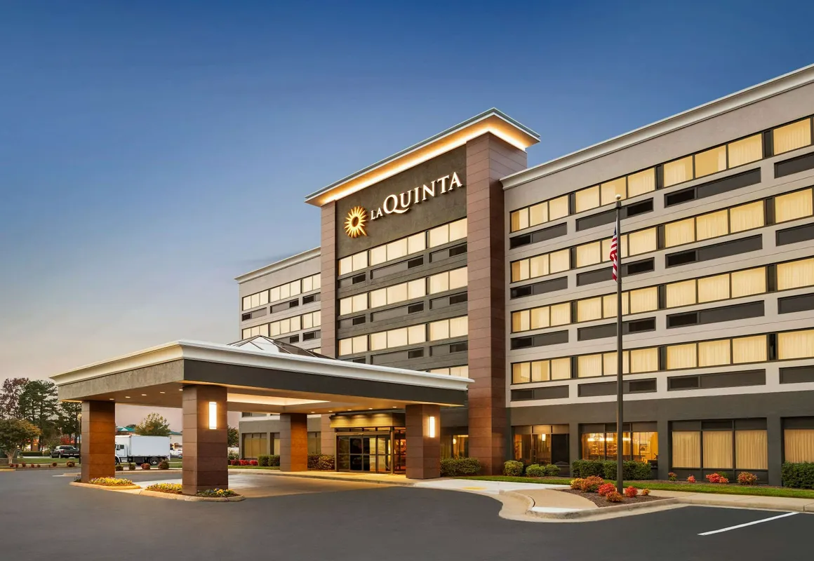 La Quinta Inn & Suites by Wyndham Richmond-Midlothian hotel hero