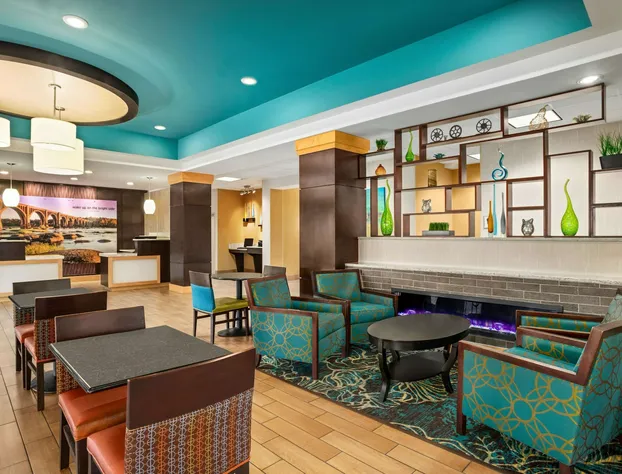 La Quinta Inn & Suites by Wyndham Richmond-Midlothian hotel detail image 3