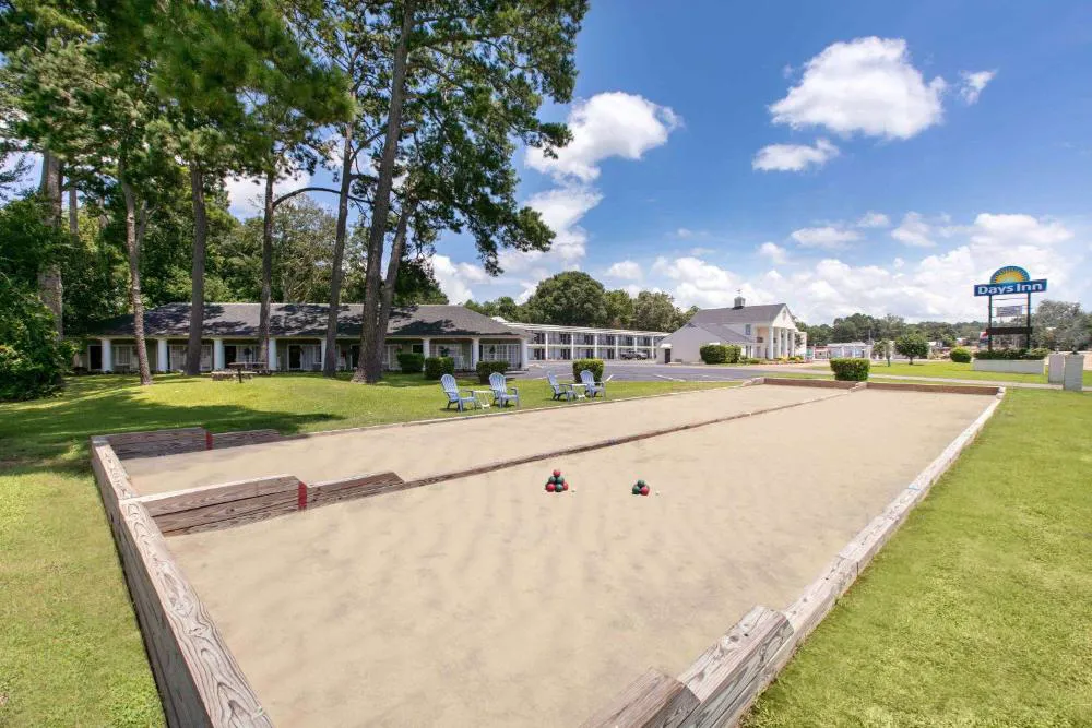 Days Inn by Wyndham Natchez hotel hero