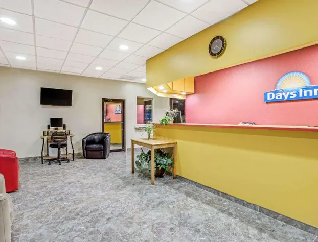 Days Inn by Wyndham Bradenton - Near the Gulf hotel detail image 4