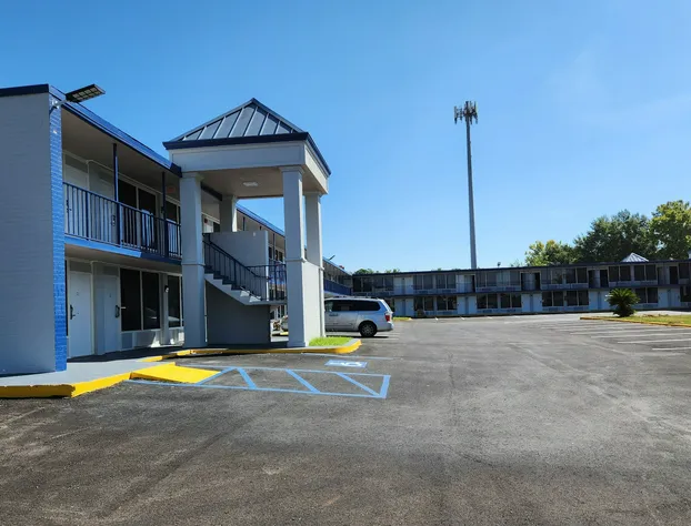 Smart Stay Inn hotel detail image 1