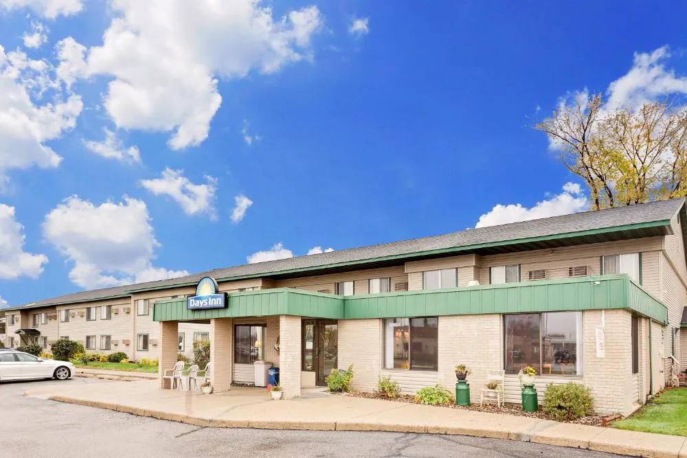 Days Inn by Wyndham Winona hotel hero
