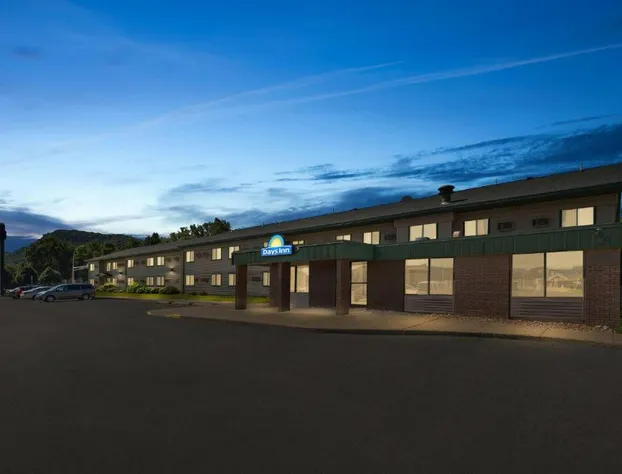 Days Inn by Wyndham Winona hotel detail image 2