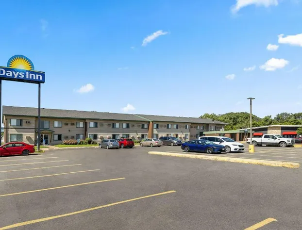Days Inn by Wyndham Winona hotel detail image 1
