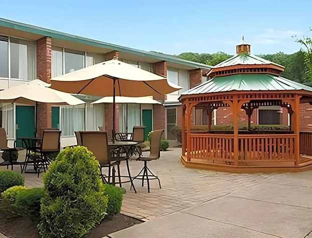 Ramada by Wyndham Butler/Tesla Biohealing Resort hotel detail image 1