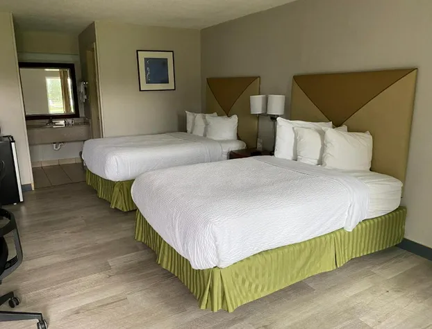 Days Inn by Wyndham Brunswick/St. Simons Area hotel detail image 2