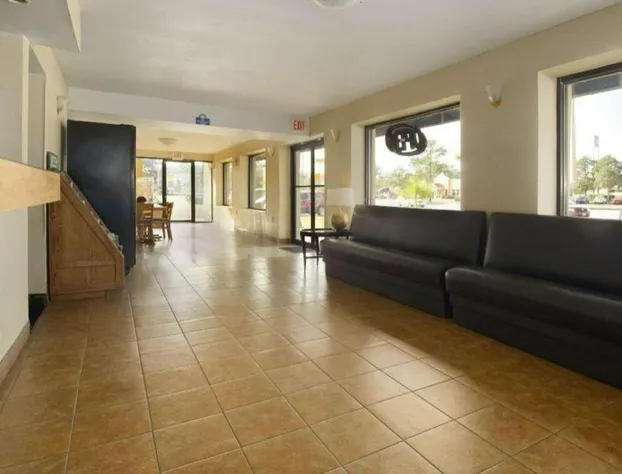 Days Inn by Wyndham Brunswick/St. Simons Area hotel detail image 2